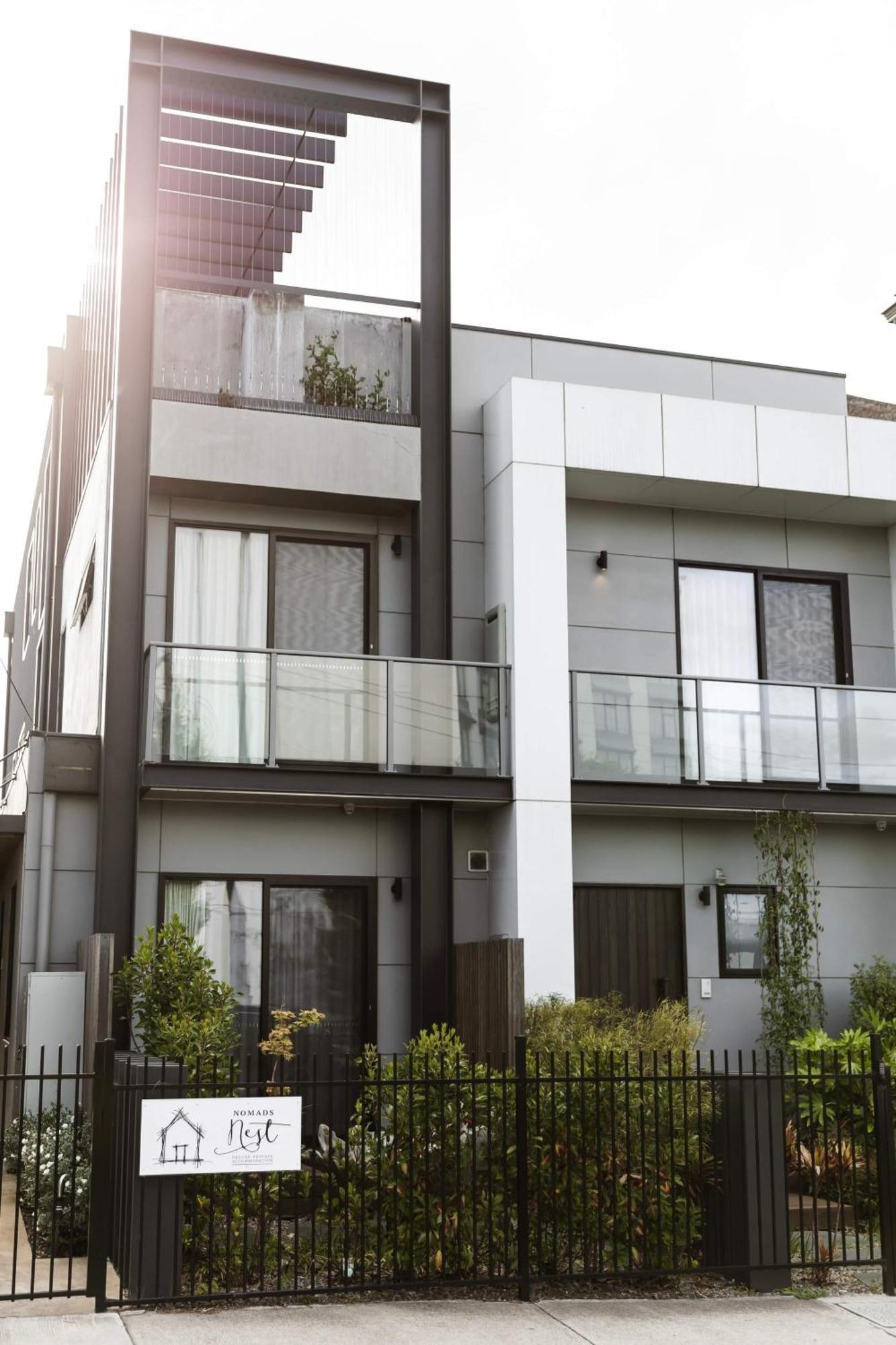 Timber Door Luxury Accommodation Geelong Exterior photo